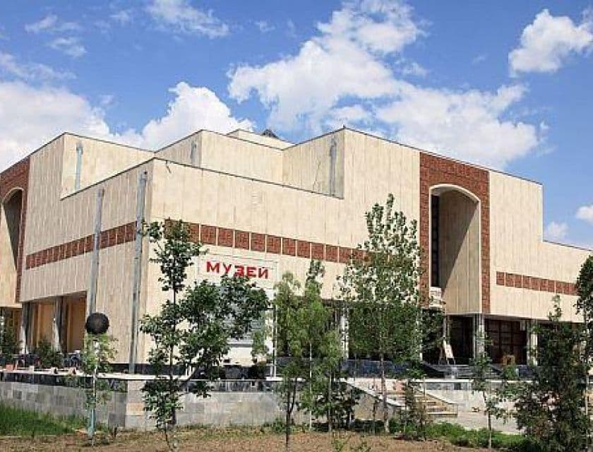 I.V.Savitskiy nomidagi Qoraqalpog‘iston davlat san'at muzeyi - respublikadagi yirik muzeylardan; Nukus shahrida 1966-yilda tashkil topgan, 1984-yildan N.V.Savitskiy nomi bilan ataladi.